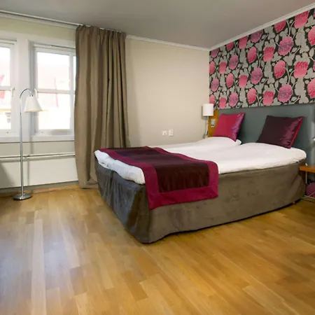 Quality Hotell 3*